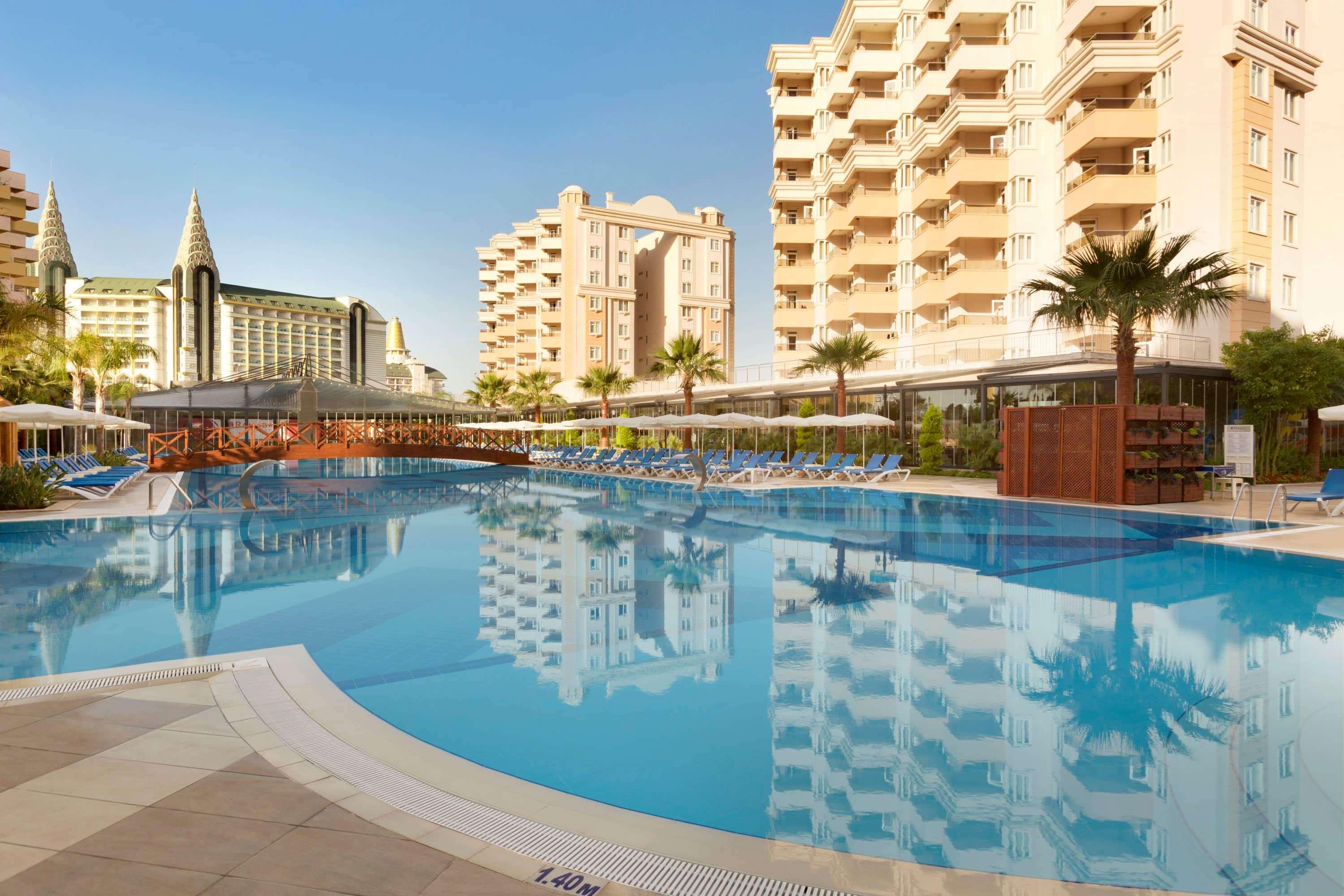 Ramada Resort By Wyndham Lara Antalya Ngoại thất bức ảnh