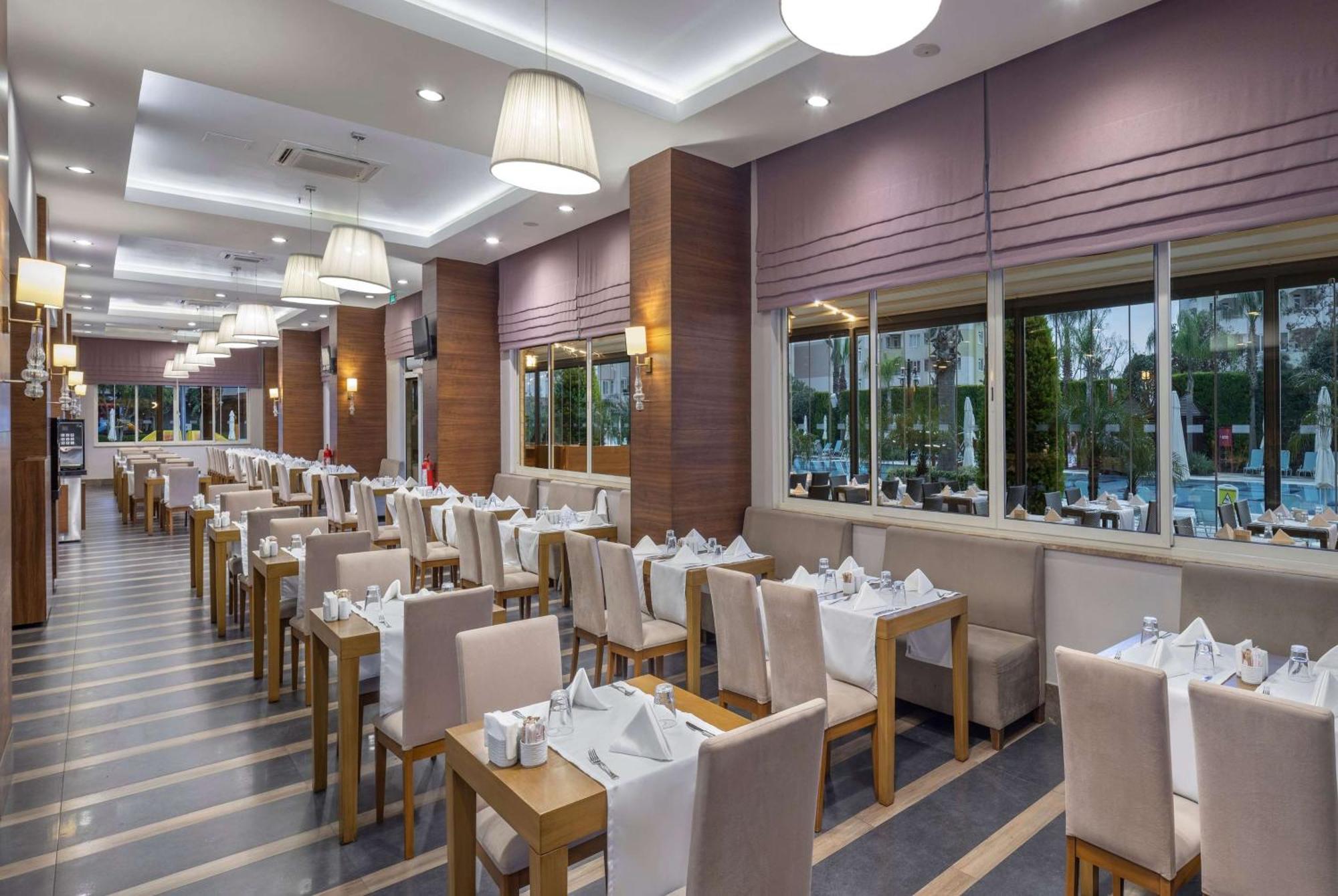 Ramada Resort By Wyndham Lara Antalya Ngoại thất bức ảnh