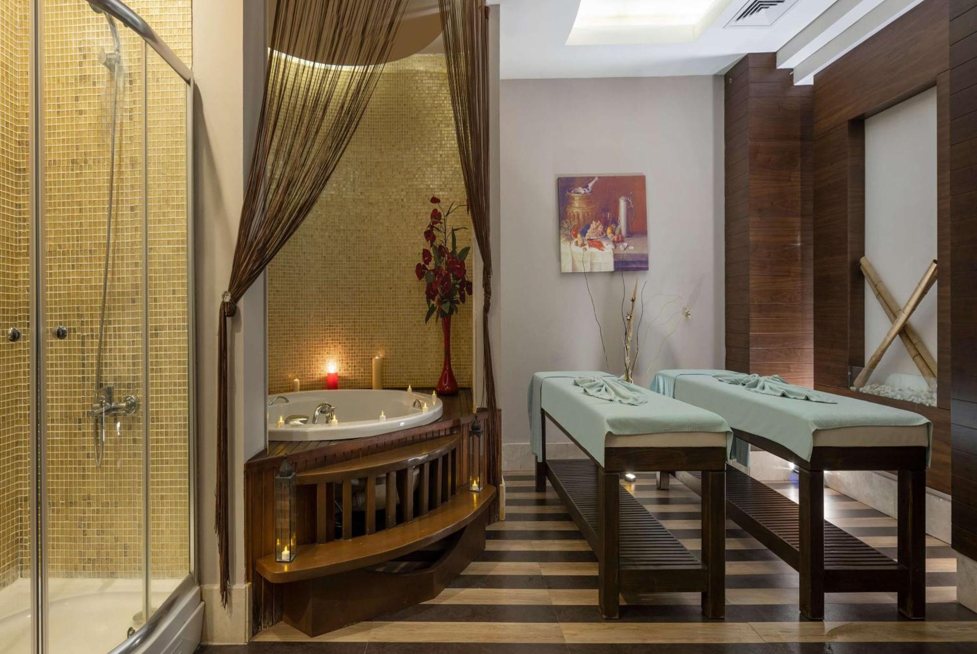 Ramada Resort By Wyndham Lara Antalya Ngoại thất bức ảnh