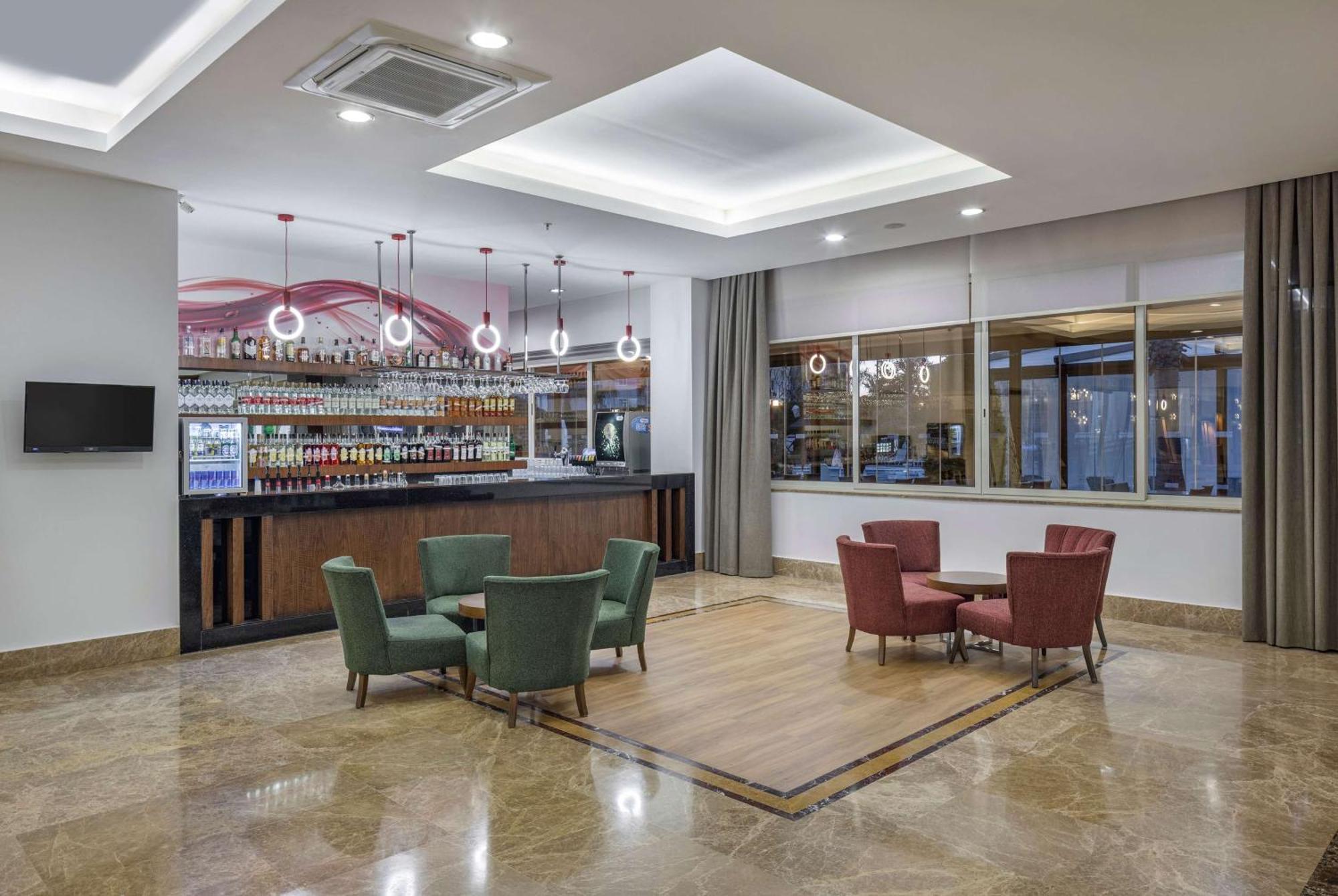 Ramada Resort By Wyndham Lara Antalya Ngoại thất bức ảnh