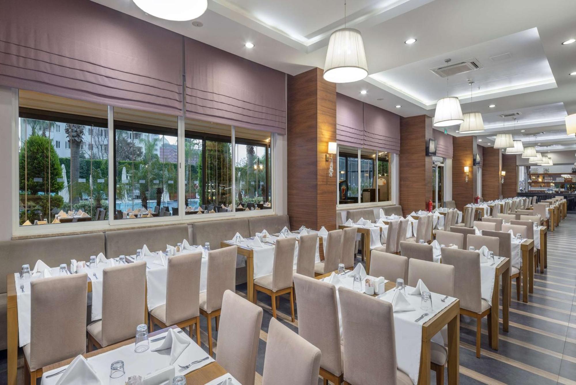 Ramada Resort By Wyndham Lara Antalya Ngoại thất bức ảnh